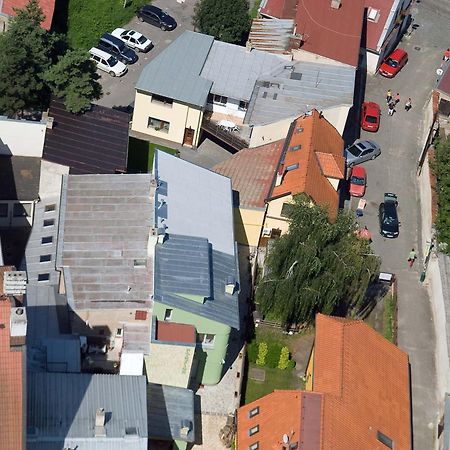 Penzion U Vinoteky Nymburk Buitenkant foto