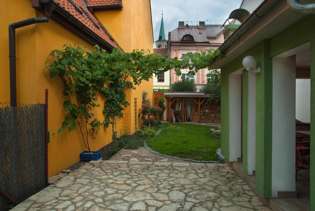 Penzion U Vinoteky Nymburk Buitenkant foto